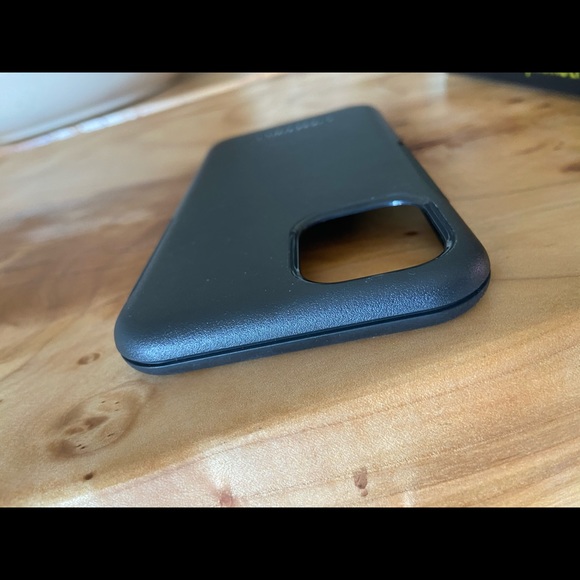 Otterbox I phone 11 pro never been used - Picture 5 of 8